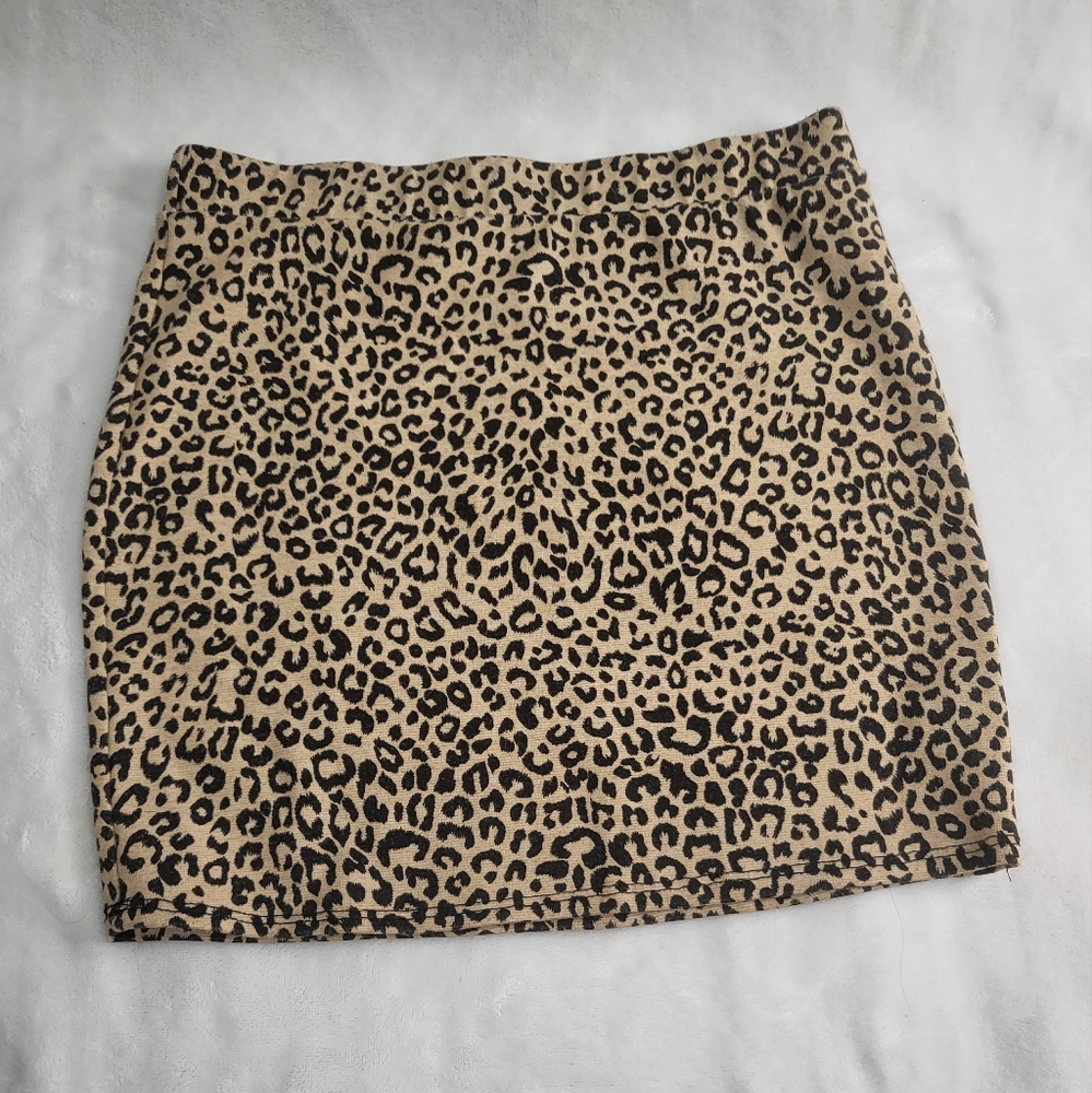 Forever21 Cheetah print pencil skirt